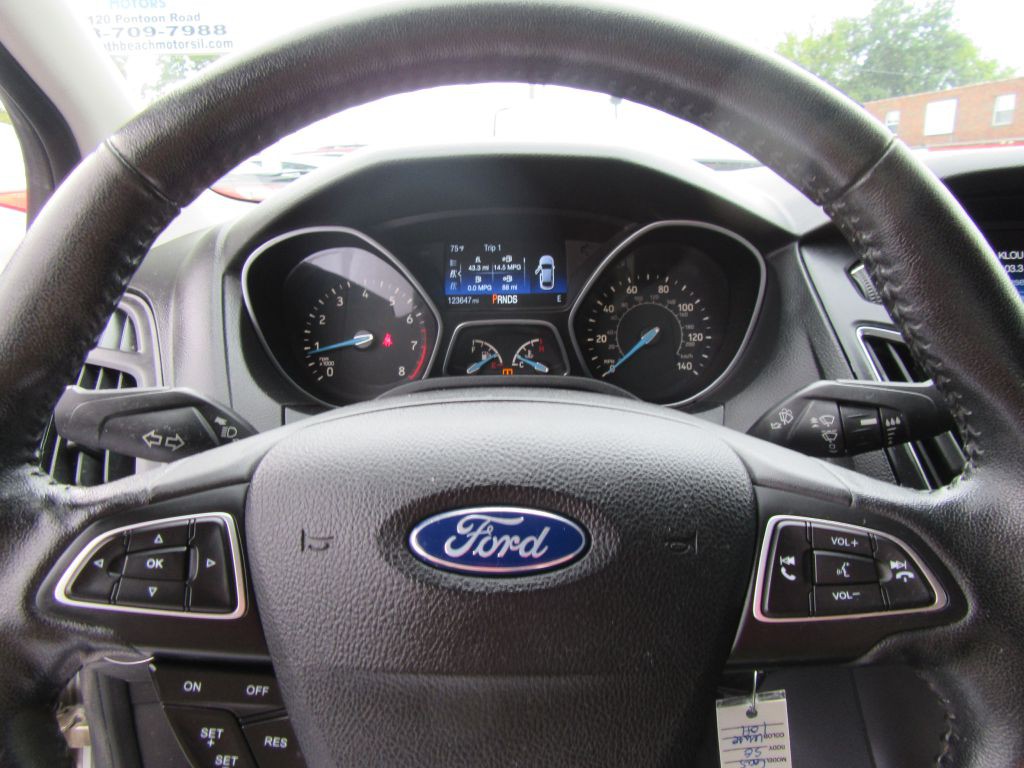 2015 Ford Focus Image 12