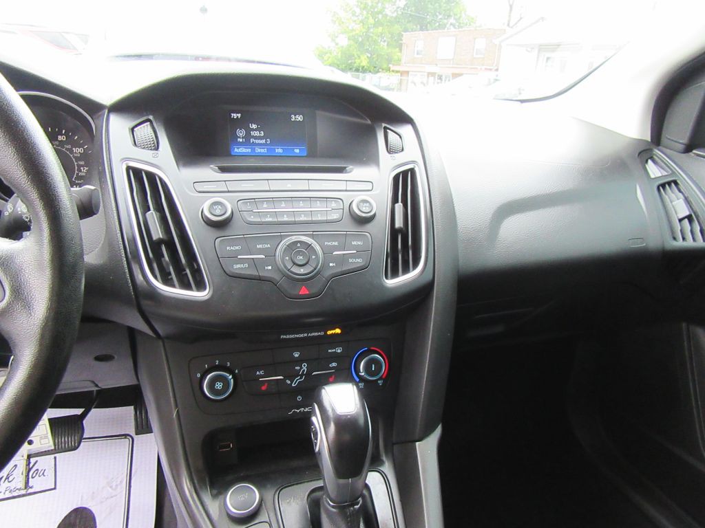 2015 Ford Focus Image 14