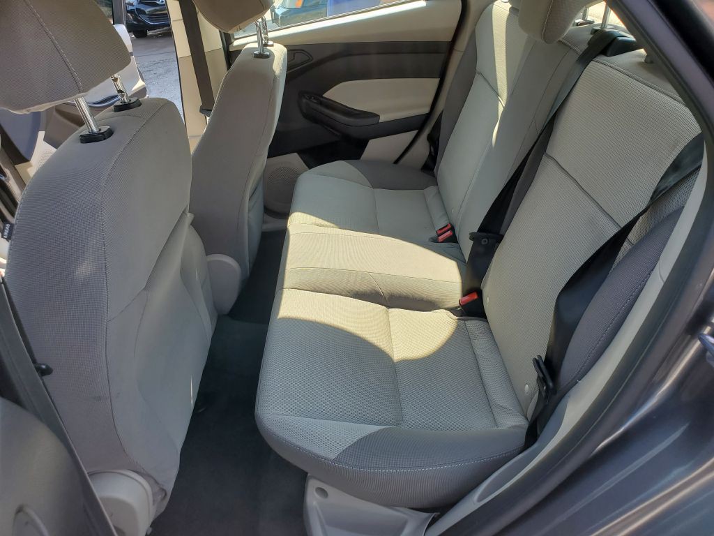 2012 Ford Focus Image 5
