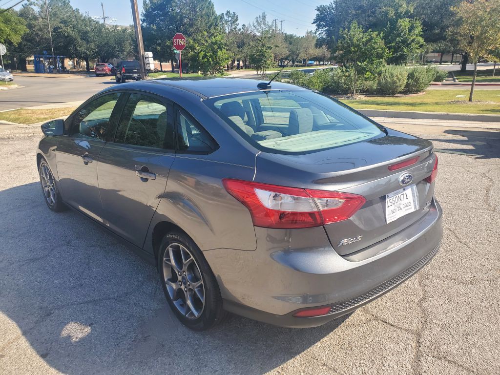 2012 Ford Focus Image 10