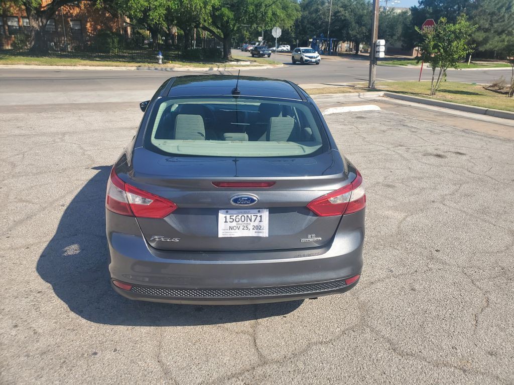 2012 Ford Focus Image 11