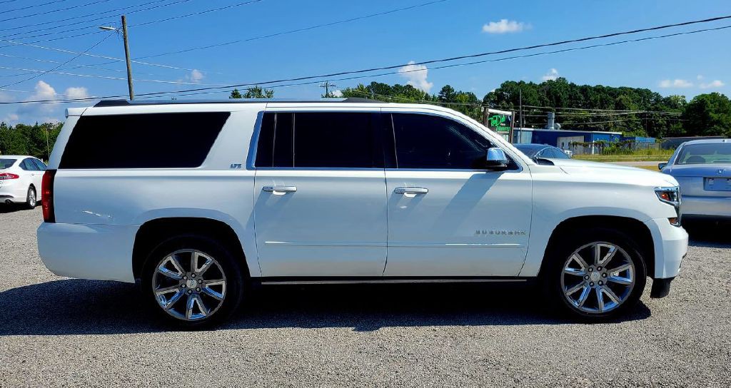 2015 Chevrolet Suburban Image 6