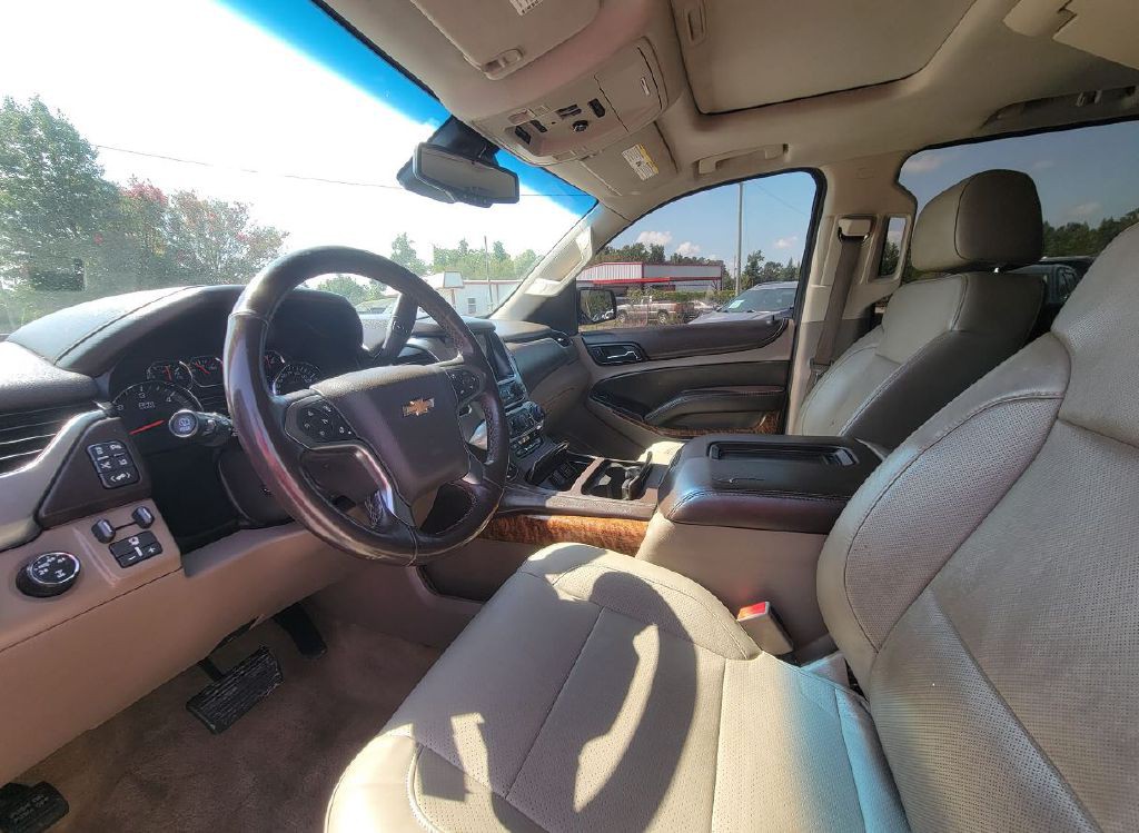 2015 Chevrolet Suburban Image 10