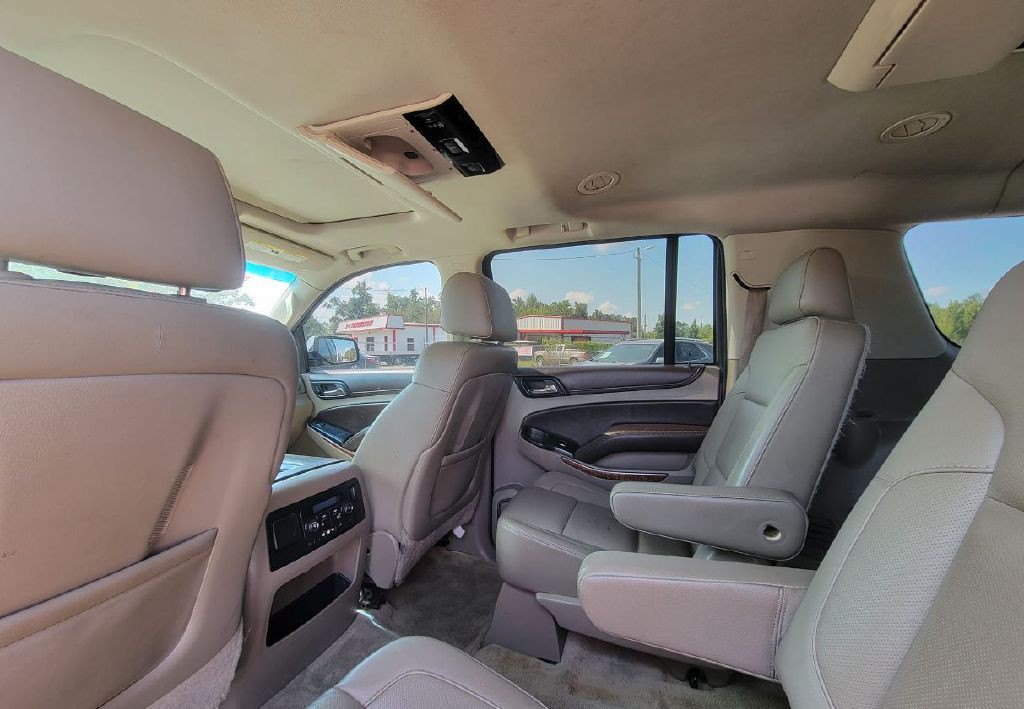 2015 Chevrolet Suburban Image 11