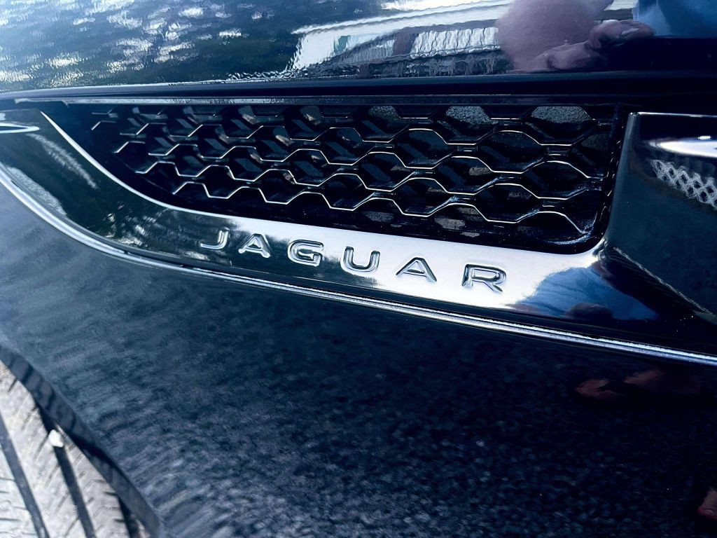 2016 Jaguar F-TYPE Image 6