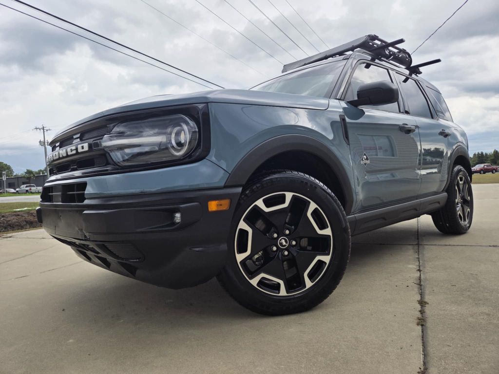2021 Ford Bronco Image 1