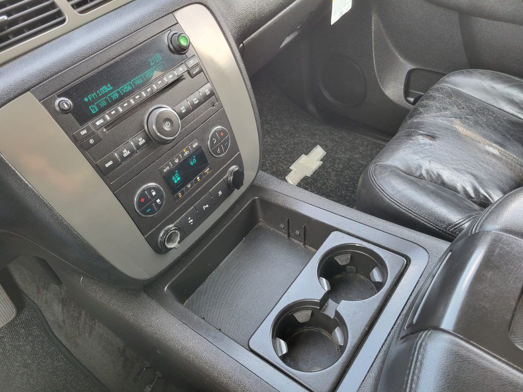 2011 Chevrolet Tahoe Image 14