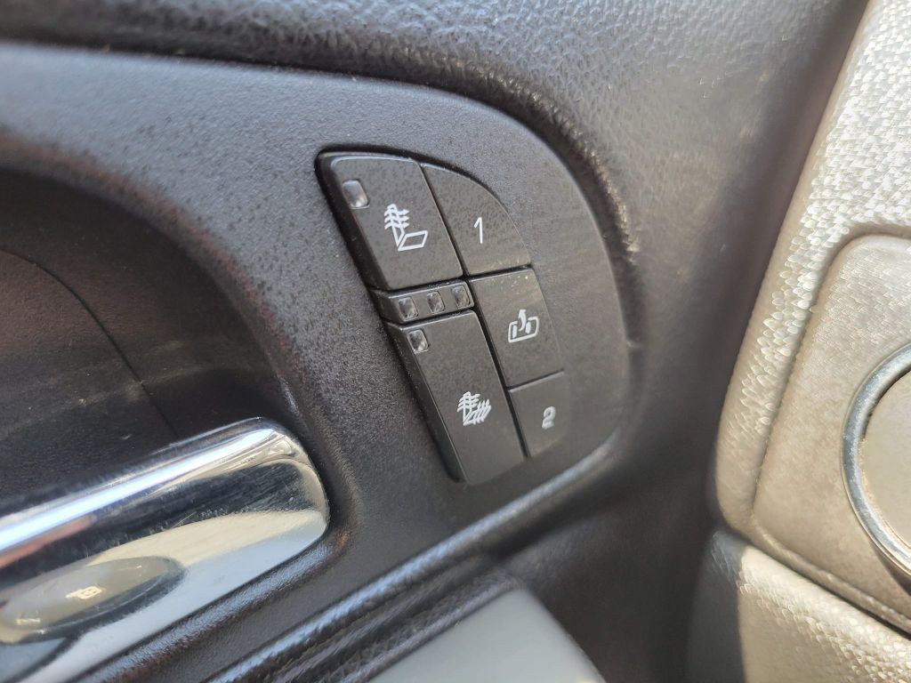2011 Chevrolet Tahoe Image 17