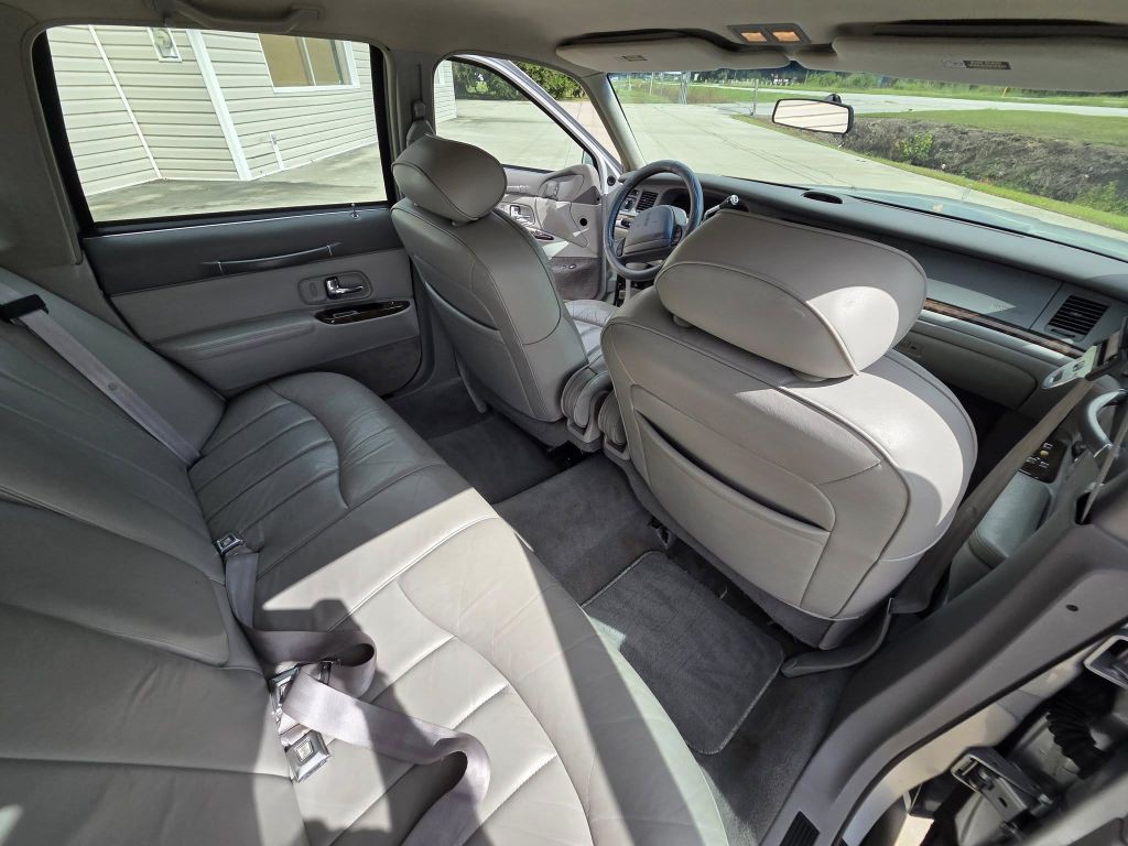 1997 Lincoln Town Car Image 14