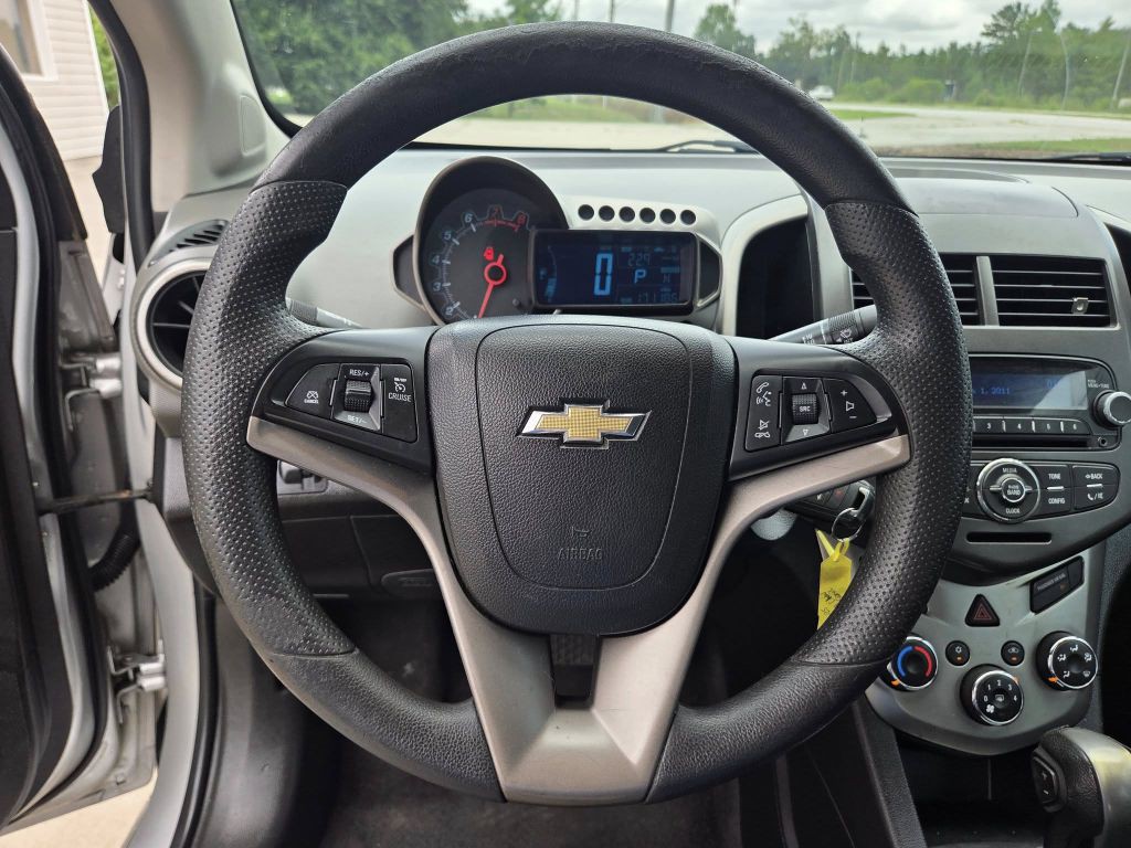 2014 Chevrolet Sonic Image 14
