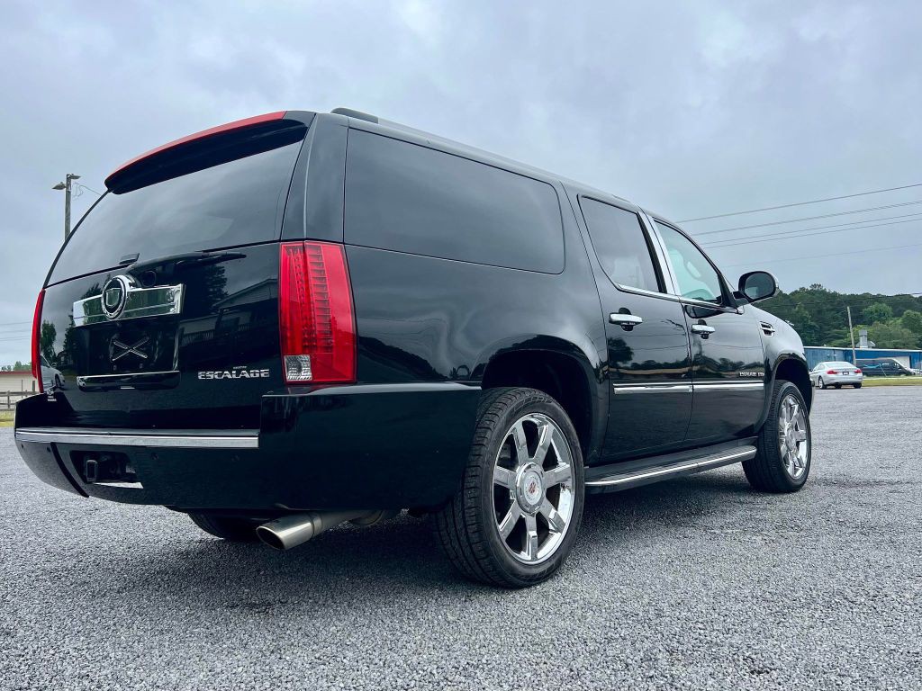 2012 Cadillac Escalade Image 12