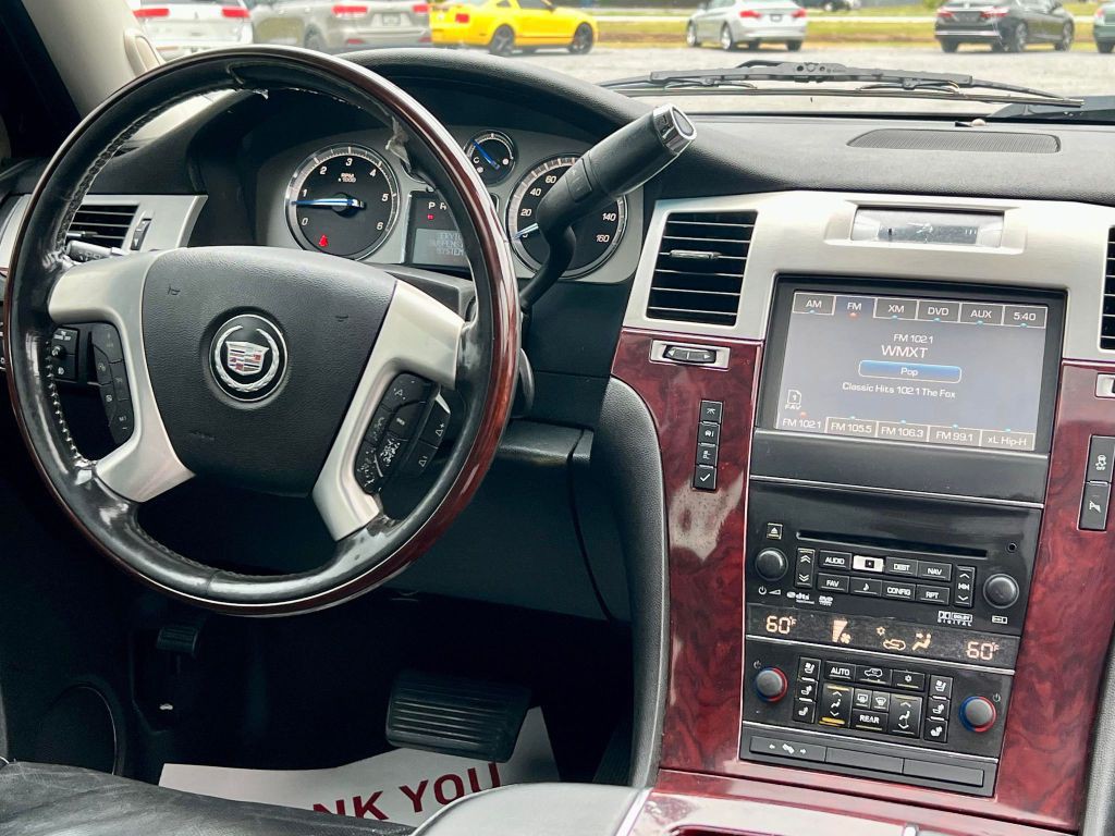 2012 Cadillac Escalade Image 21