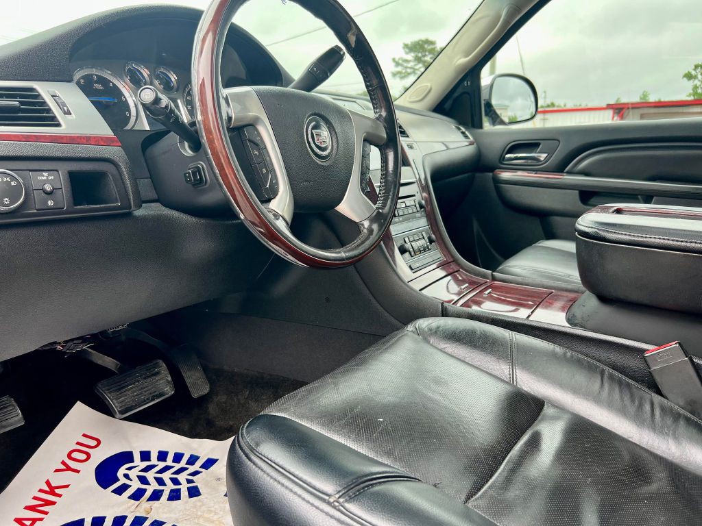 2012 Cadillac Escalade Image 9