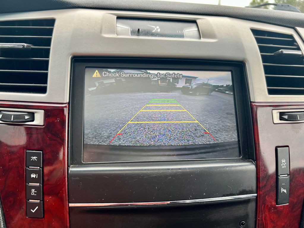 2012 Cadillac Escalade Image 11