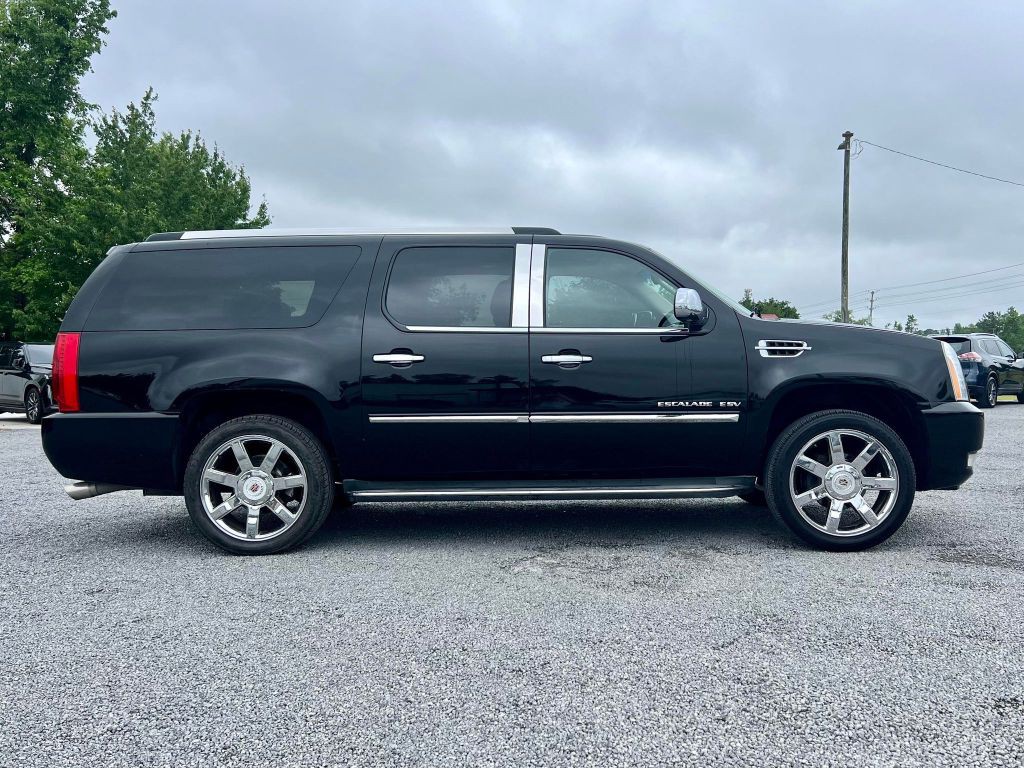 2012 Cadillac Escalade Image 17