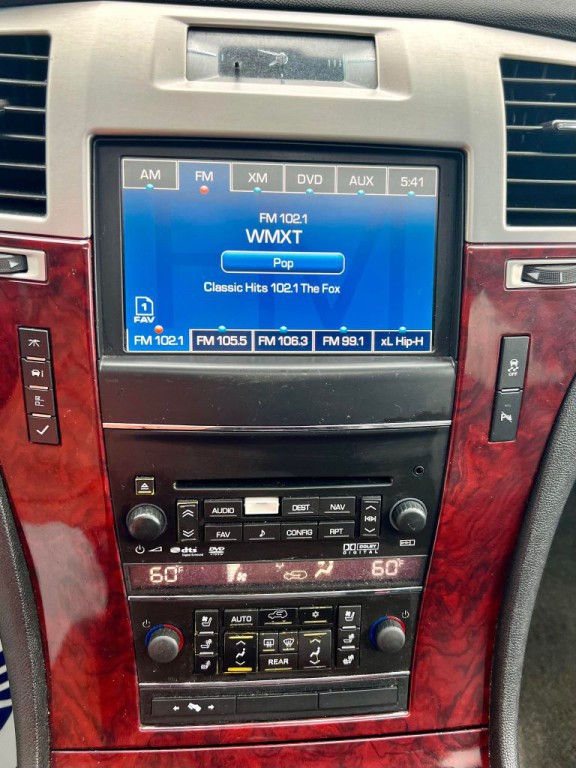 2012 Cadillac Escalade Image 19