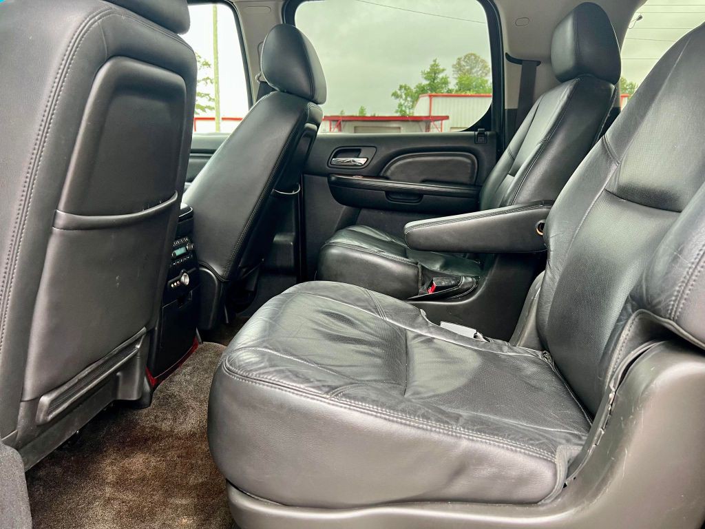 2012 Cadillac Escalade Image 21