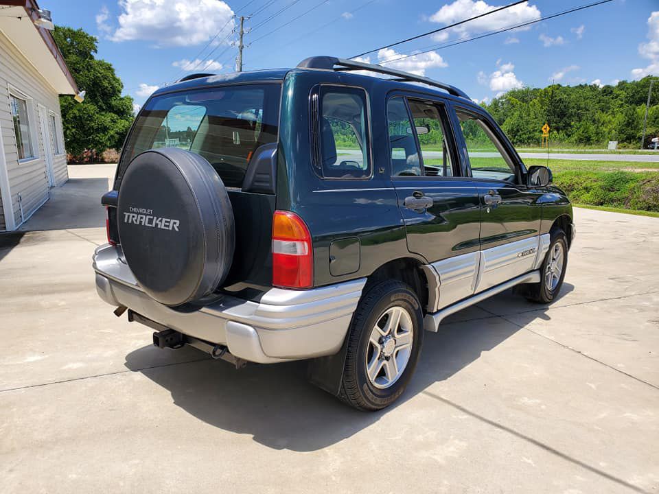 2002 Chevrolet Tracker Image 4