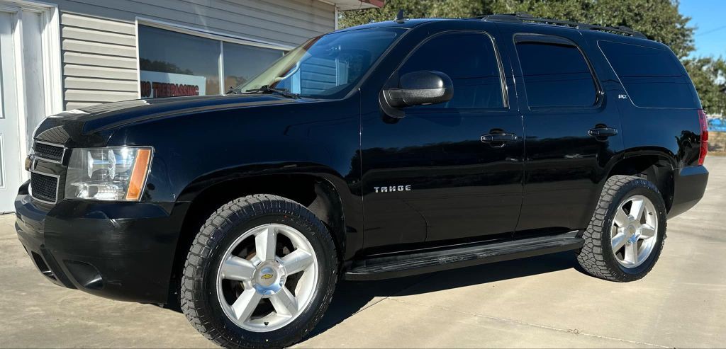 2011 Chevrolet Tahoe Image 1