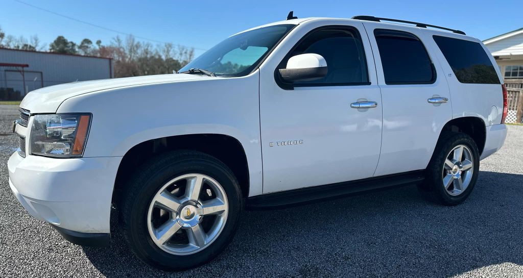2007 Chevrolet Tahoe Image 2