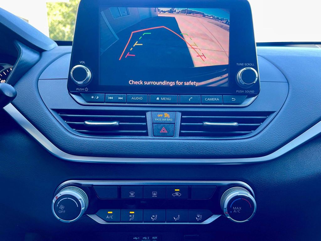 2019 Nissan Altima Image 8