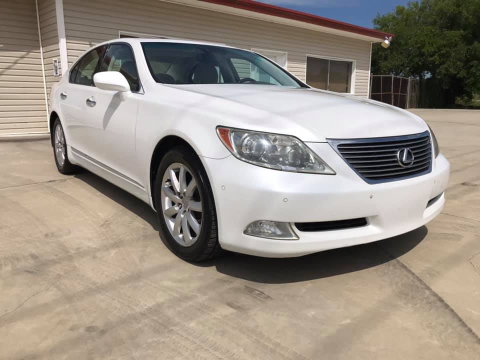 2009 Lexus LS Image 3