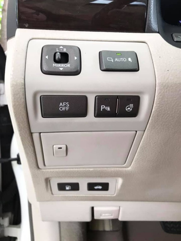 2009 Lexus LS Image 11