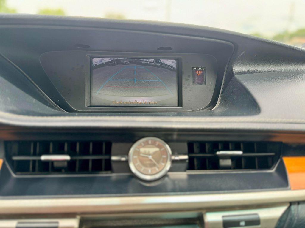 2013 Lexus ES 300 Image 5
