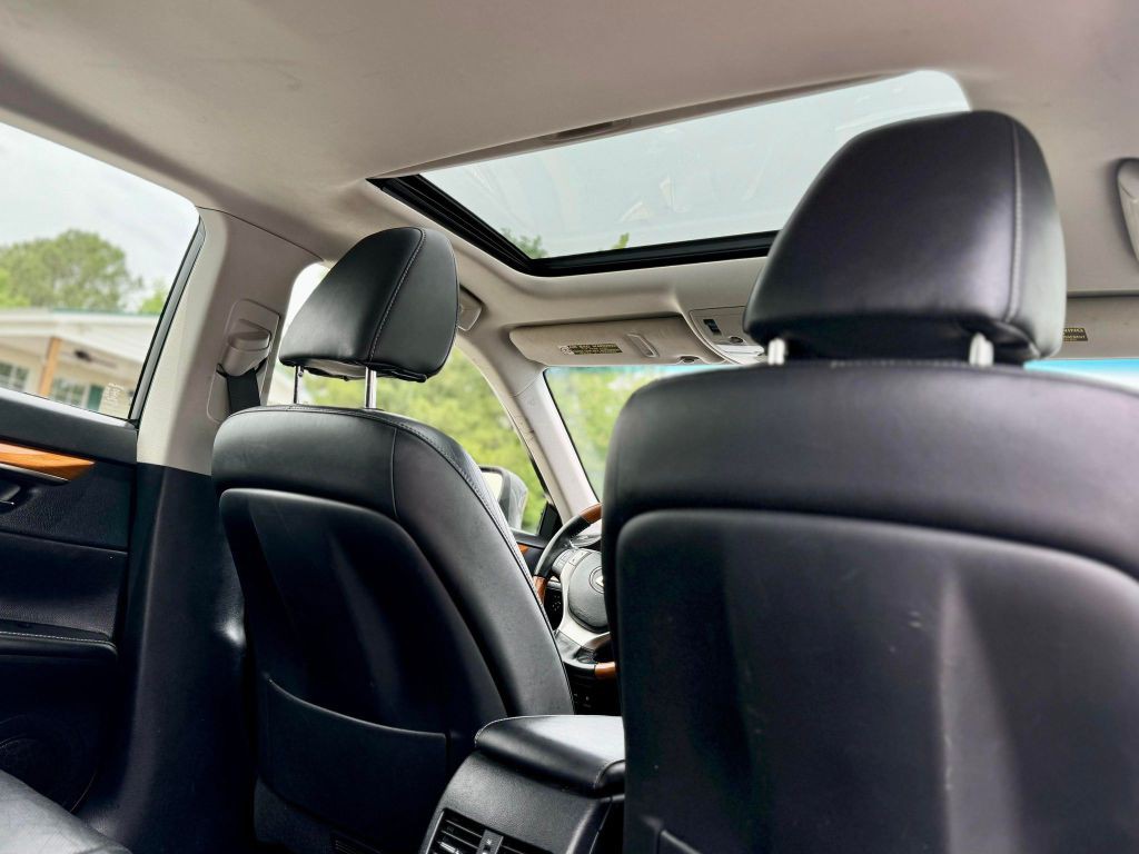 2013 Lexus ES 300 Image 8