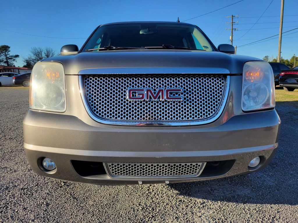 2012 GMC Yukon Image 2