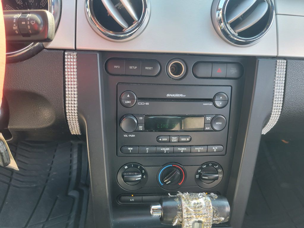 2007 Ford Mustang Image 12