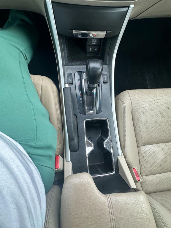 2013 Honda Accord Image 9