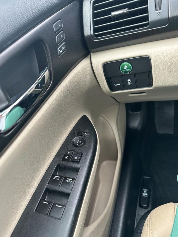 2013 Honda Accord Image 11