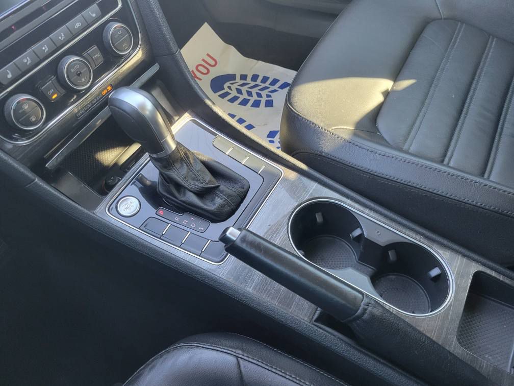 2016 Volkswagen Passat Image 13