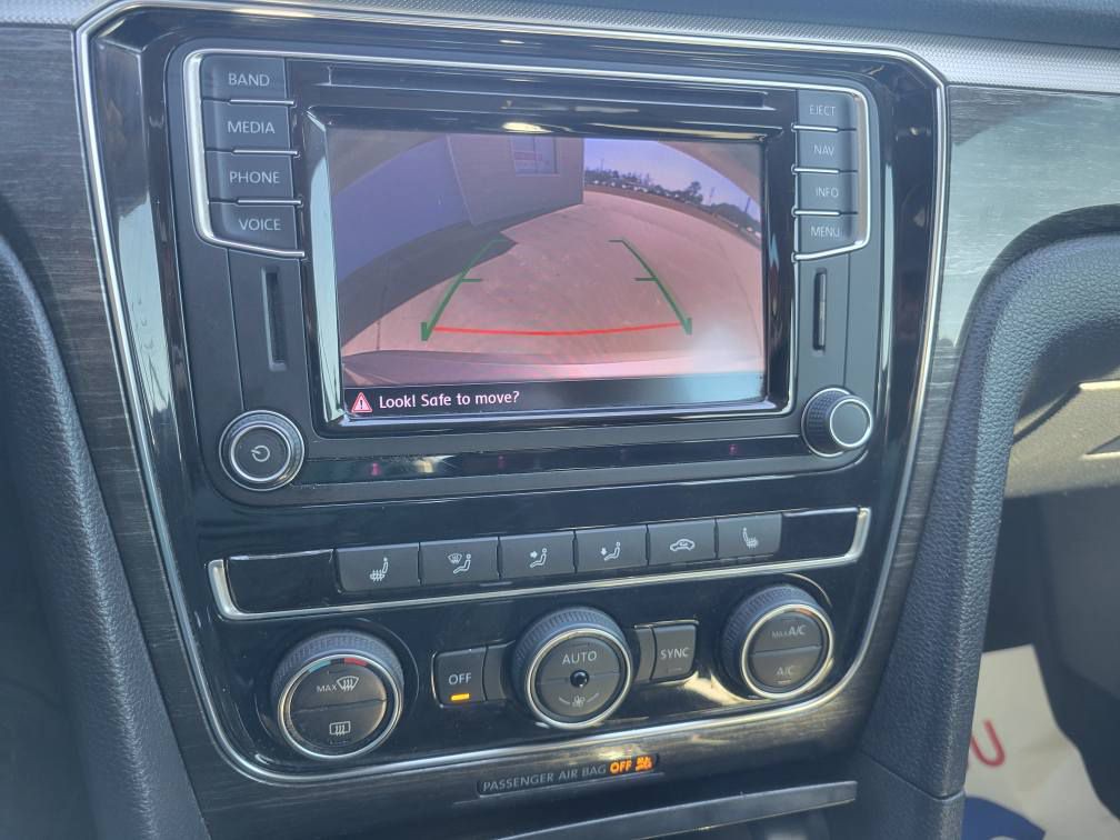 2016 Volkswagen Passat Image 15