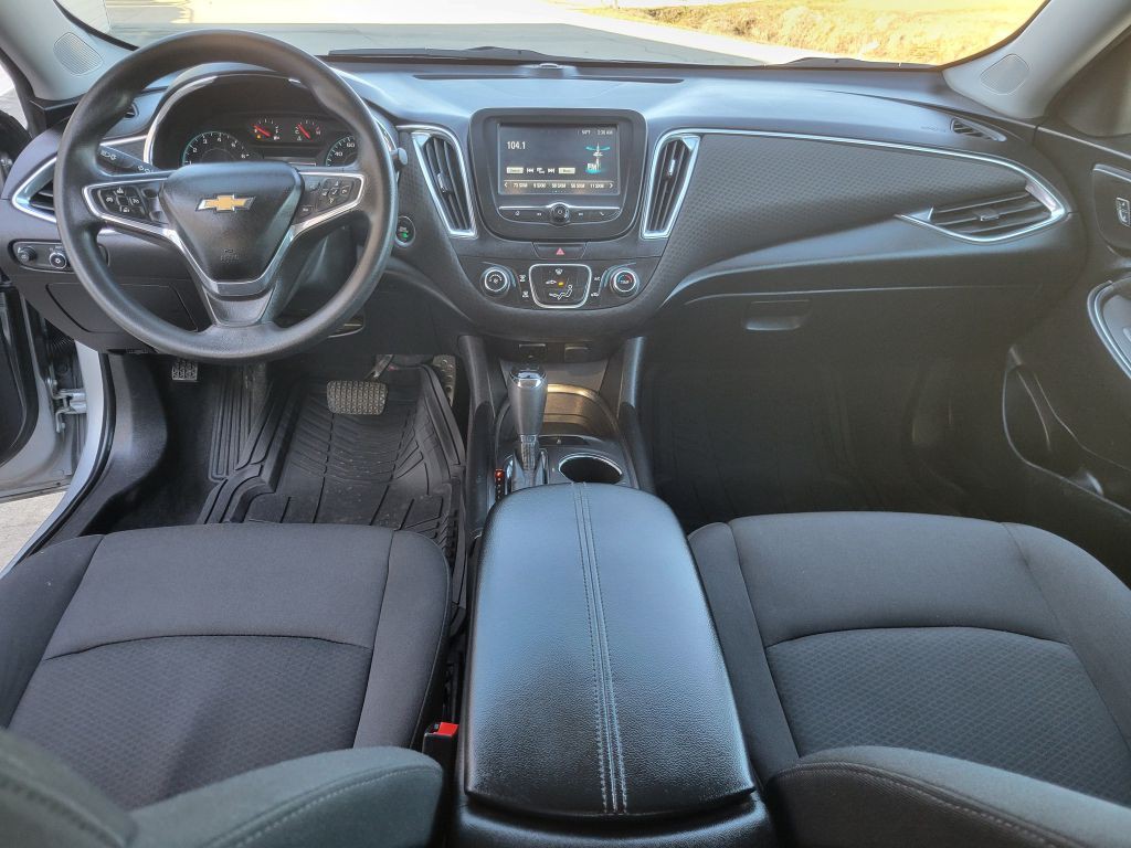 2016 Chevrolet Malibu Image 12