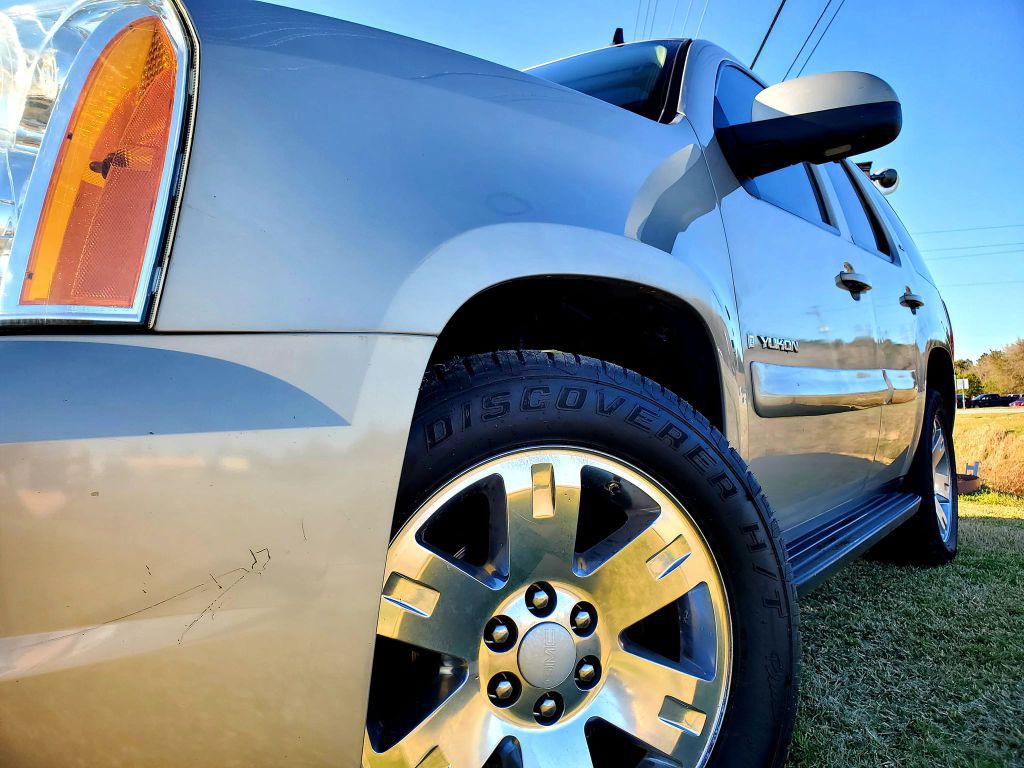2007 GMC Yukon Image 3