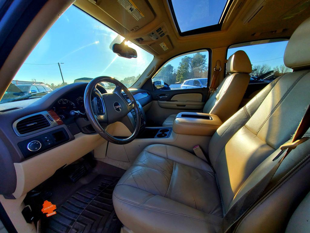 2007 GMC Yukon Image 8
