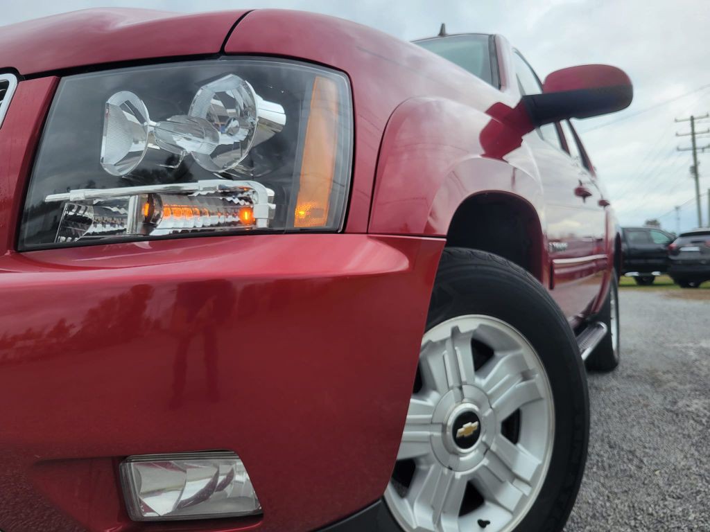 2012 Chevrolet Tahoe Image 2
