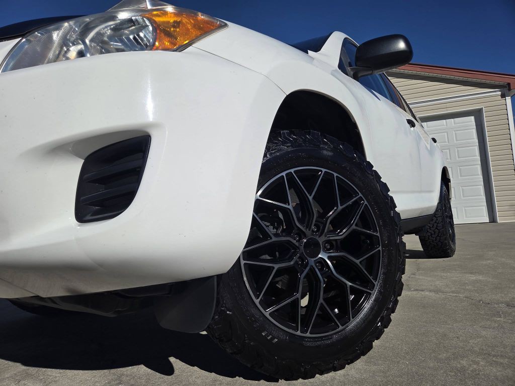 2009 Toyota Rav4 Image 2