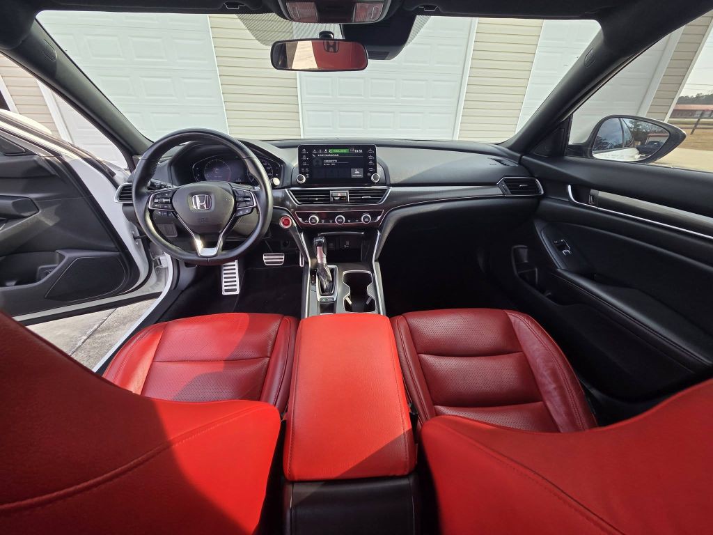 2018 Honda Accord Image 15