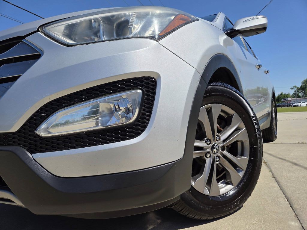 2013 Hyundai Santa Fe Sport Image 2