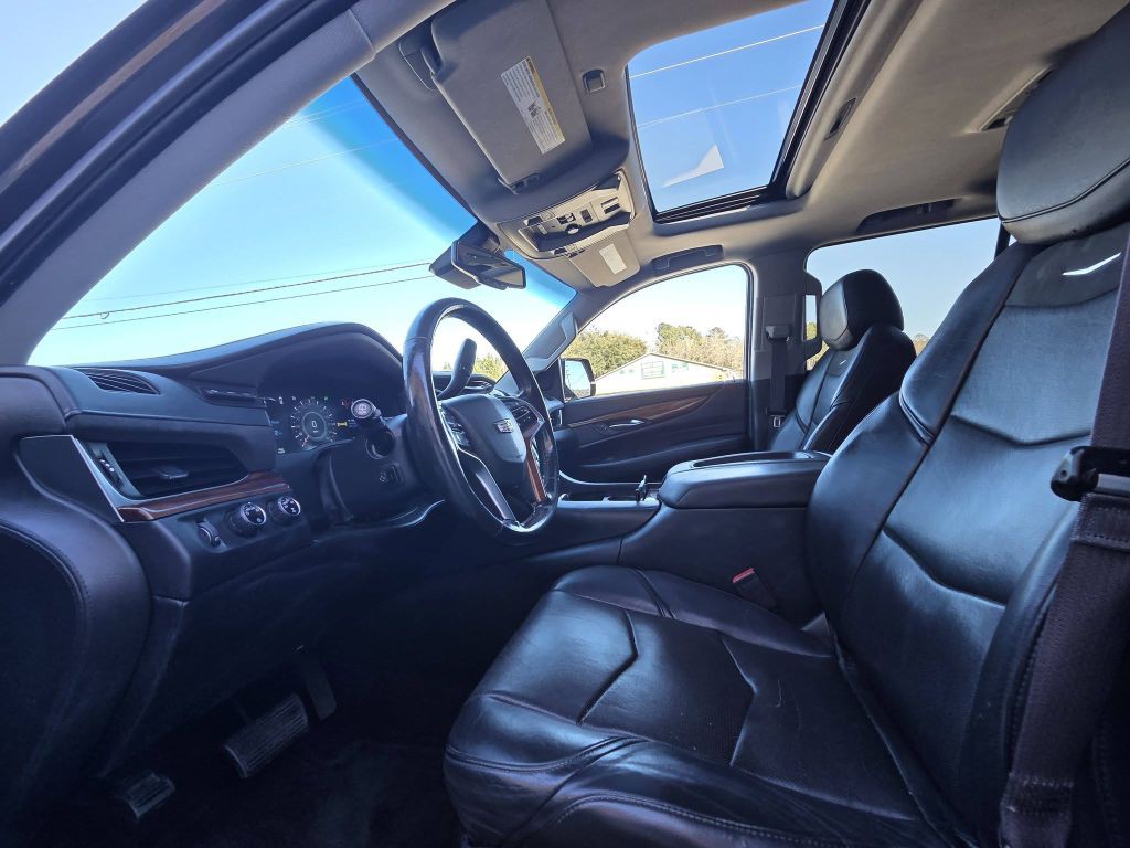 2016 Cadillac Escalade Image 15