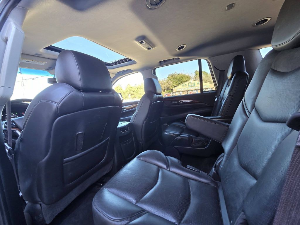 2016 Cadillac Escalade Image 16