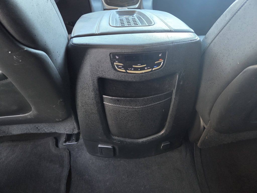 2016 Cadillac Escalade Image 20
