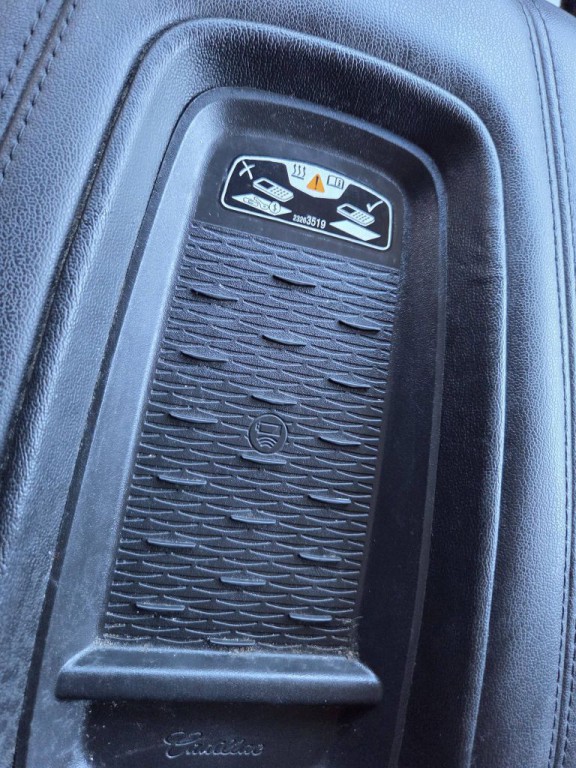 2016 Cadillac Escalade Image 24