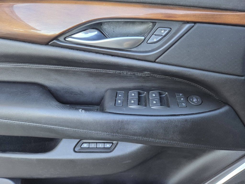 2016 Cadillac Escalade Image 25