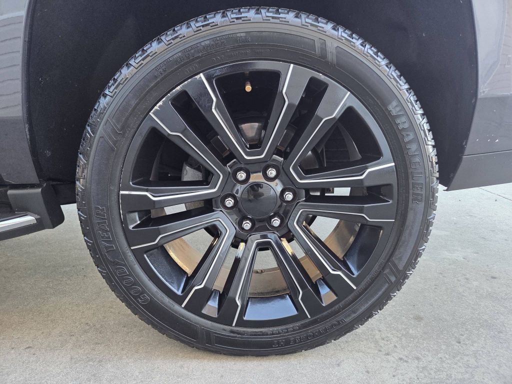 2016 Cadillac Escalade Image 26