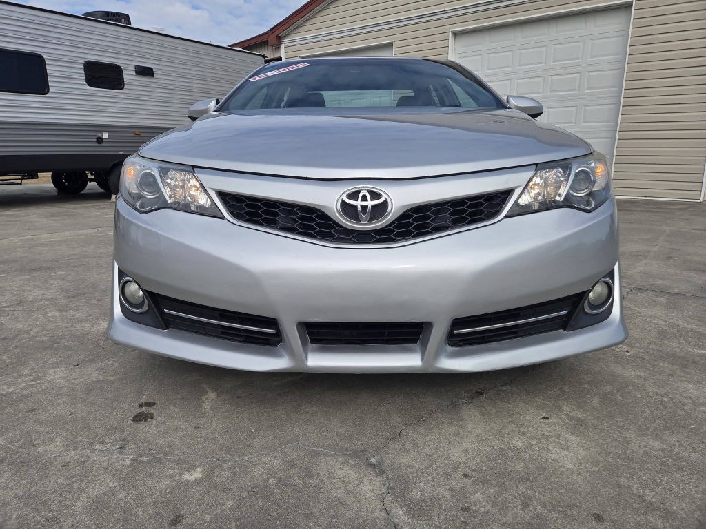 2014 Toyota Camry Image 3