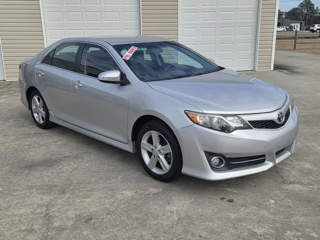2014 Toyota Camry Image 4